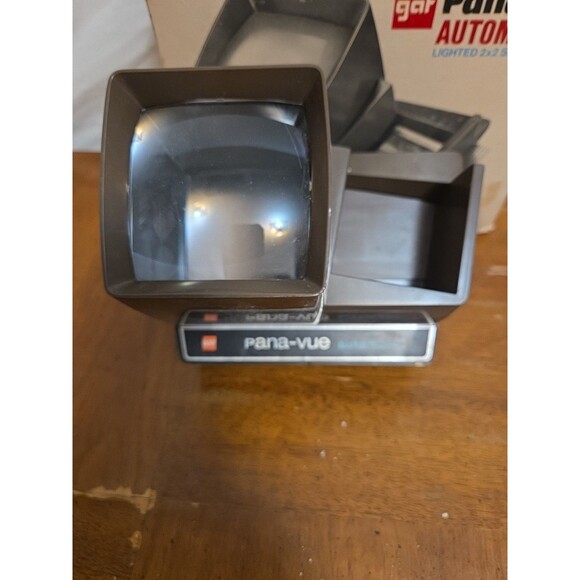 GAF Pana-Vue Automatic Lighted 2x2 Slide Viewer Vintage Battery Operated - Picture 2 of 6